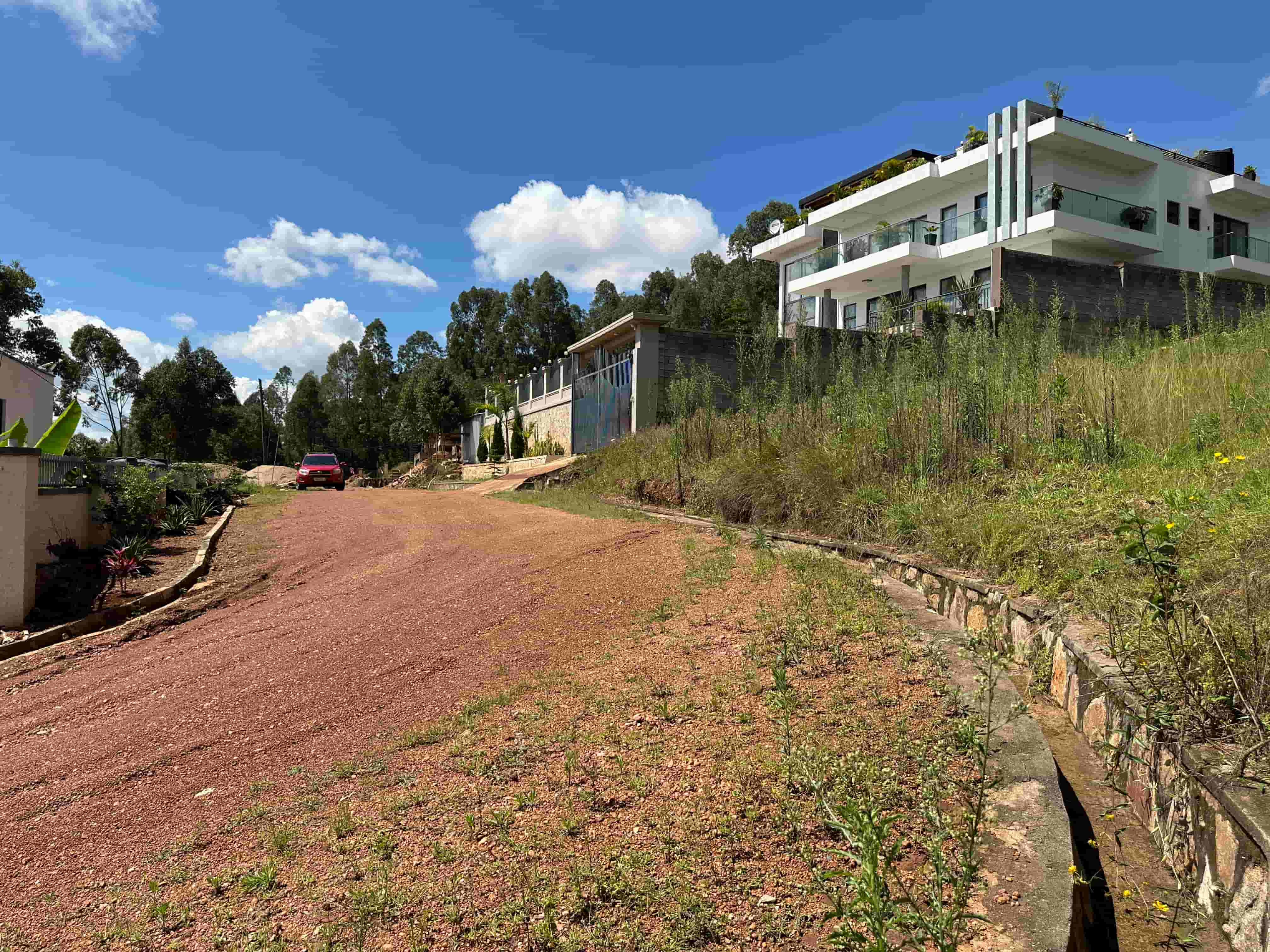 PREMIUM 1100sqm RESIDENTIAL LAND FOR SALE IN REBERO image 9