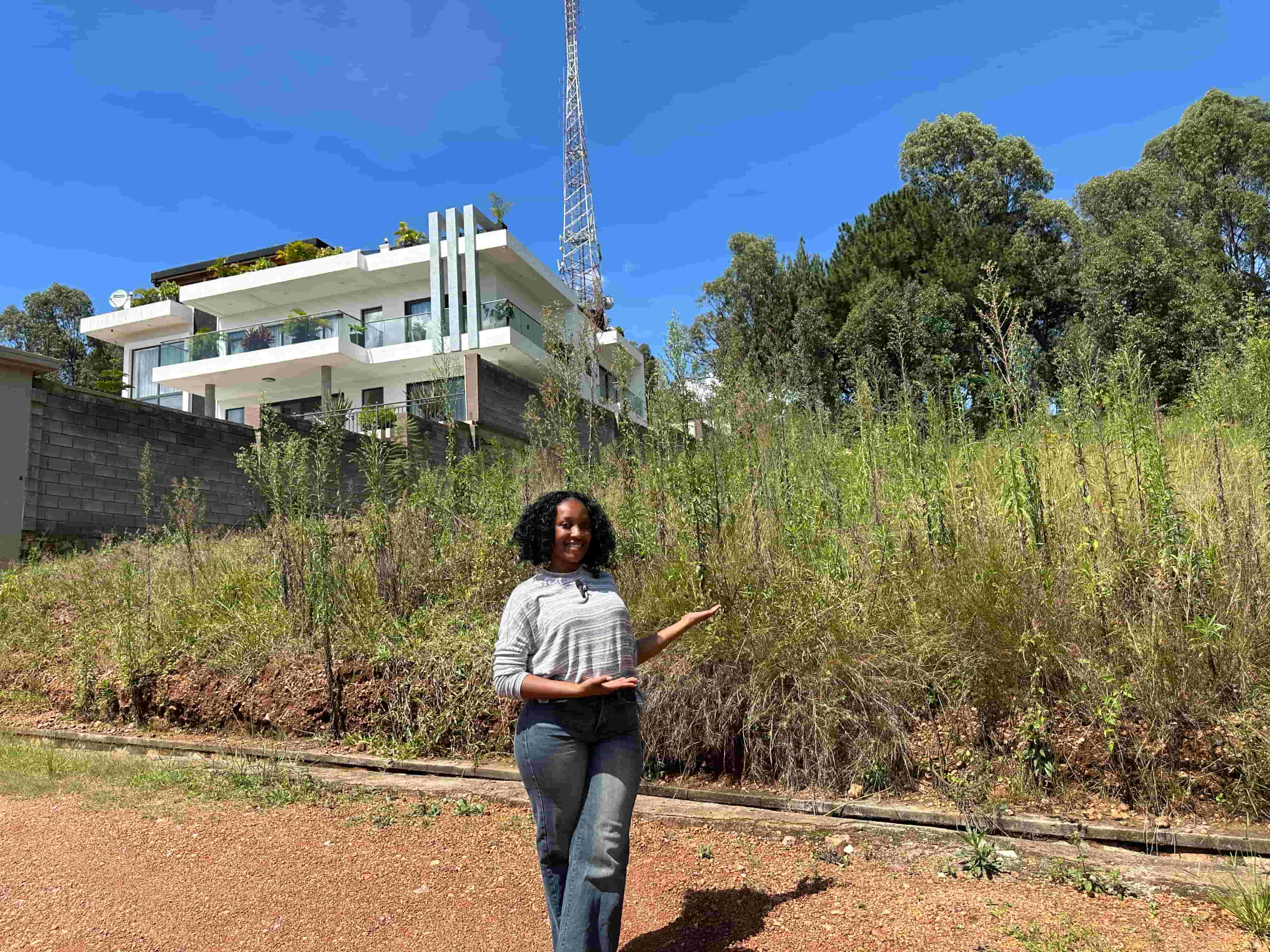 PREMIUM 1100sqm RESIDENTIAL LAND FOR SALE IN REBERO image 3