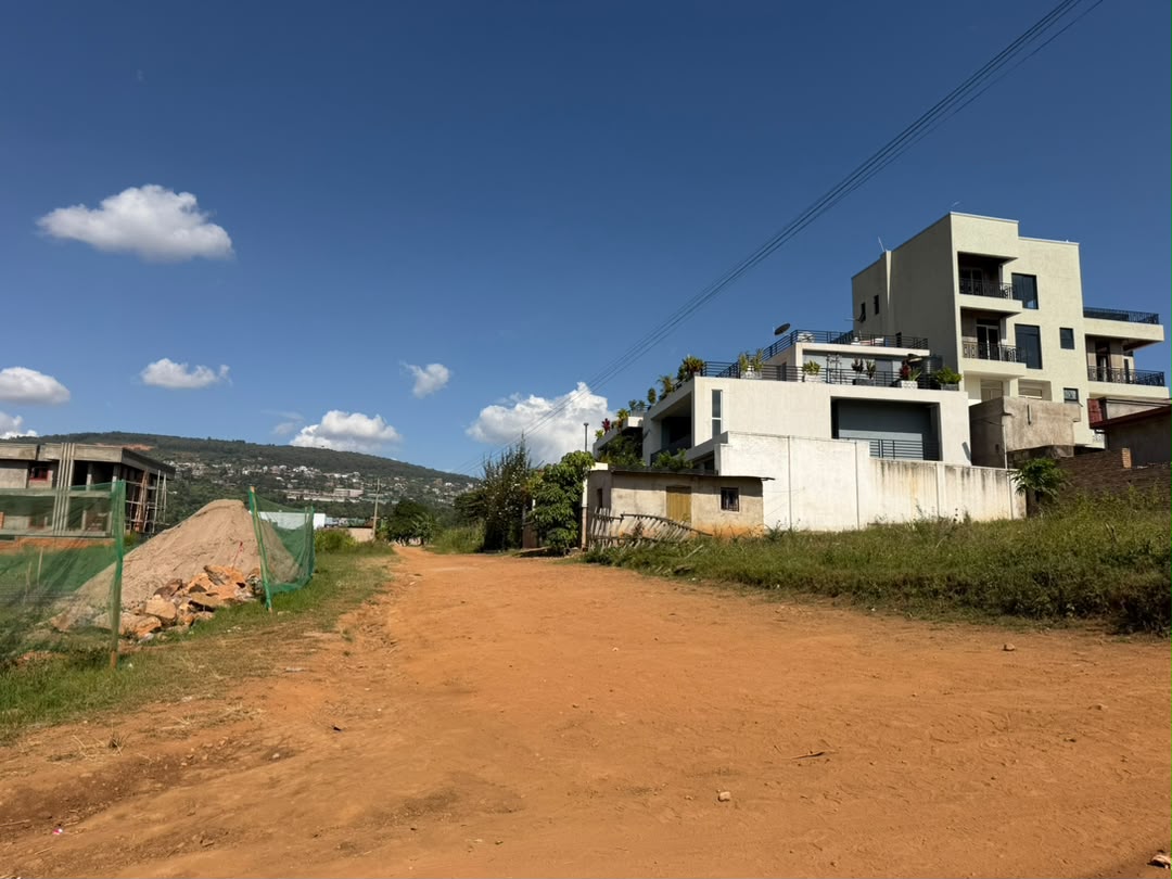 Affordable Plots for Sale Size: 340 Square Meters (340 m²) image 5