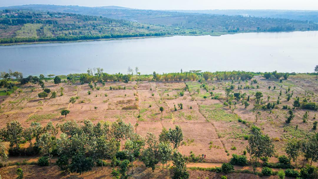 10,160sqm Lakeside Plot for Sale in Bugesera image 3